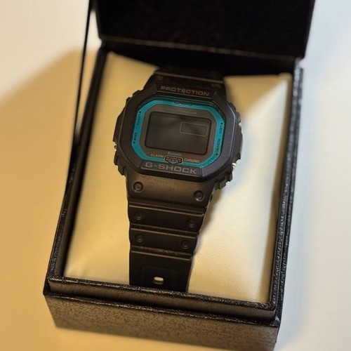 Montre numérique solaire